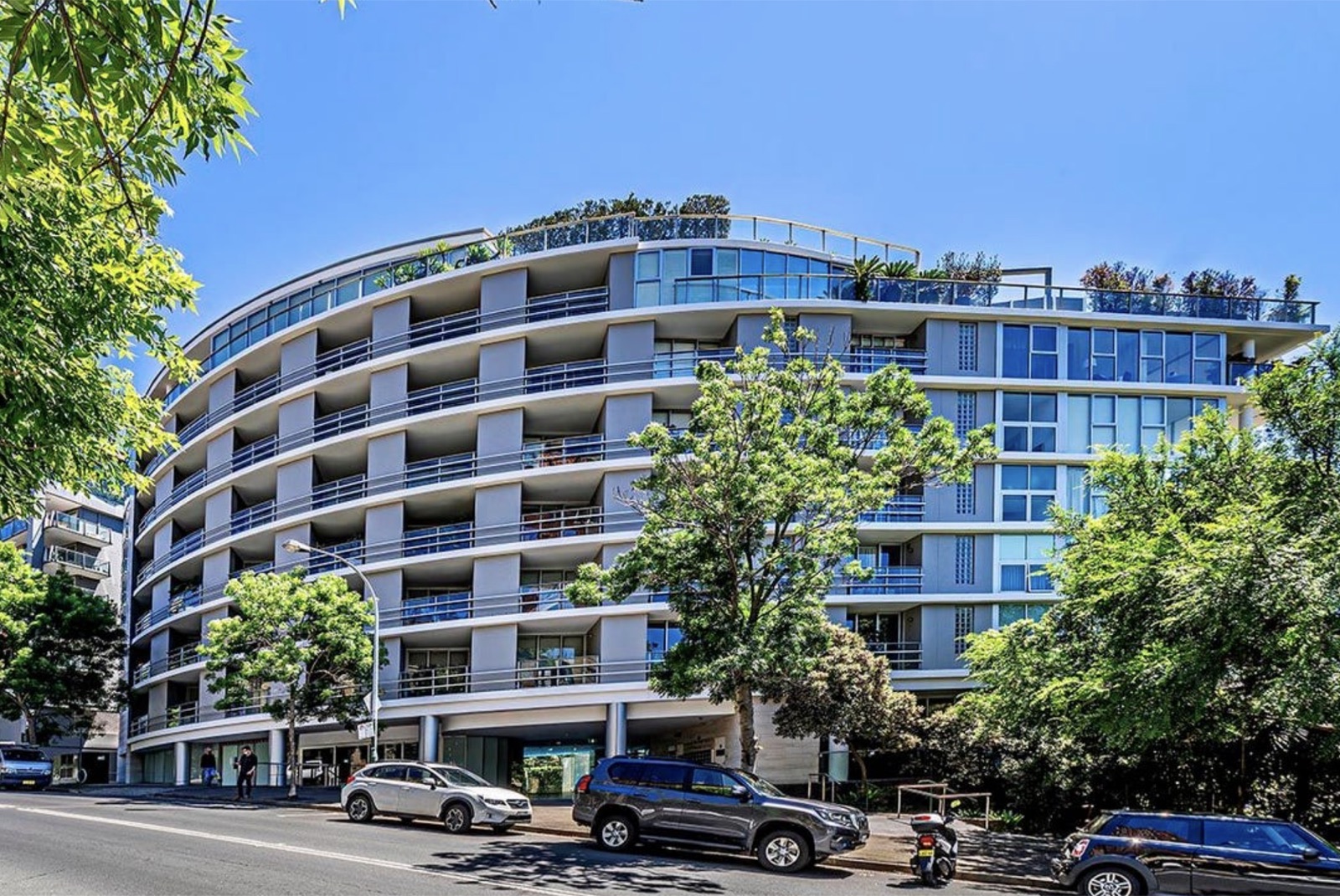 Elizabeth Bay harbourside apartment purchase